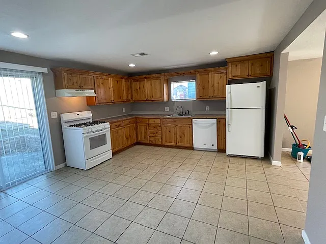 5030 Woodend Ave — Photo 7