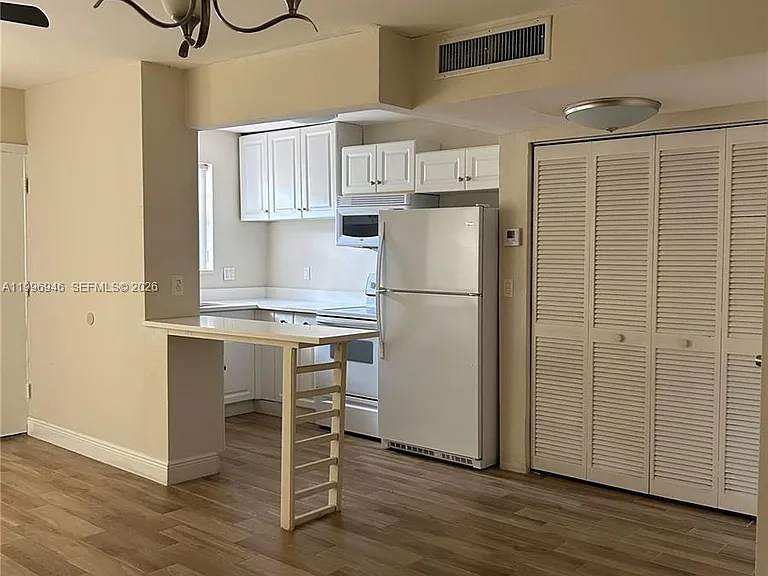 12500 NE 5th Ave #309 — Photo 12