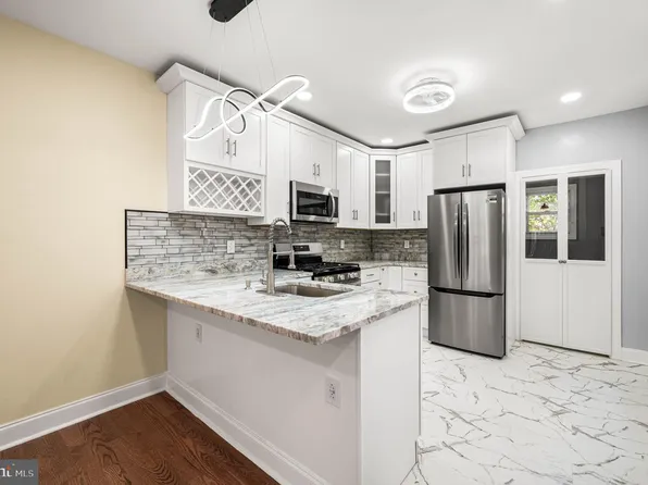 4841 D St, Philadelphia, PA 19120