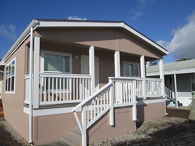 2nd image of 2531 Cienaga St Space 30