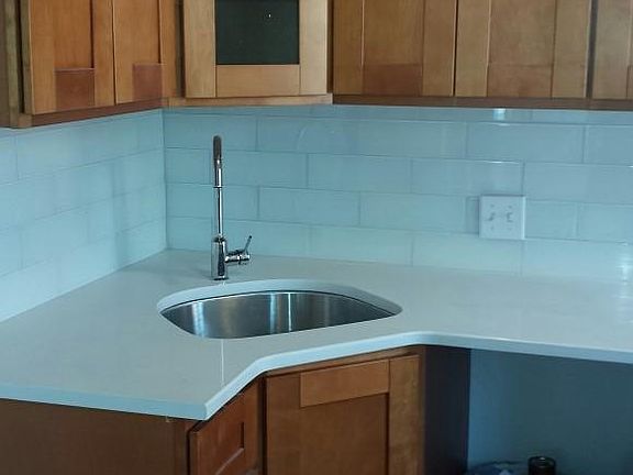 3rd image of 602 Fitzwater St Floor 2