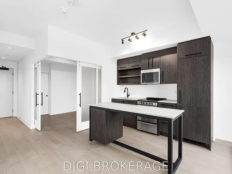 560 Rideau St #413 — Photo 8