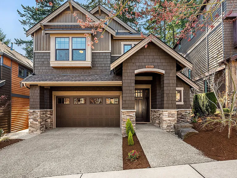 2237 NW Stoney Creek Dr — Photo 1