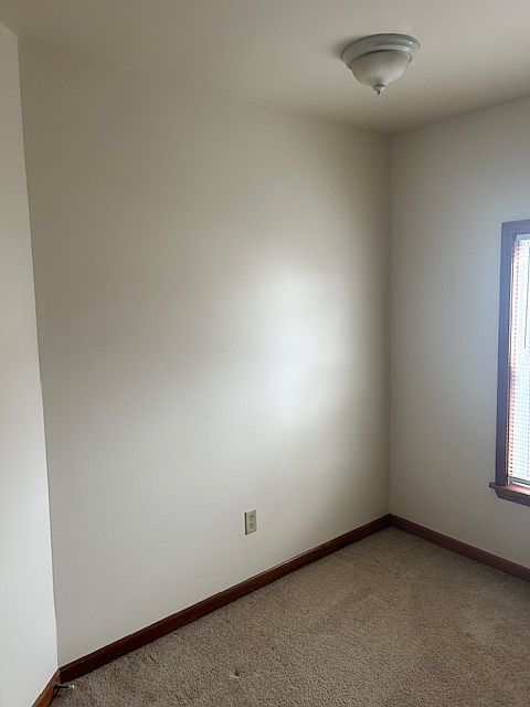 1st image of 129 Chardon Ave