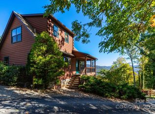 135 W Sky Cove Cir, Bryson City, NC 28713