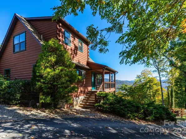 135 W Sky Cove Cir, Bryson City, NC 28713