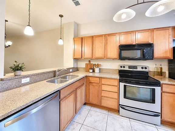 4th image of 2508 SW 35TH PLACE #70