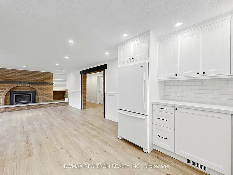 3927 Vandorf Side Rd #BASEMENT — Photo 9
