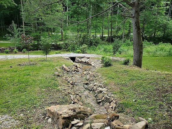5th image of 8059 Buck Creek Rd