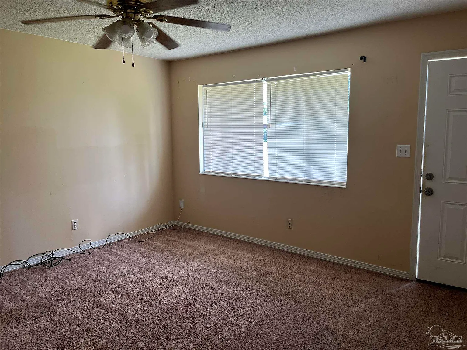 3 bed, 1107 sqft, $1,395 — Photo 2