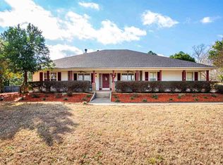 398 Honeysuckle Ln, Longview, TX 75605