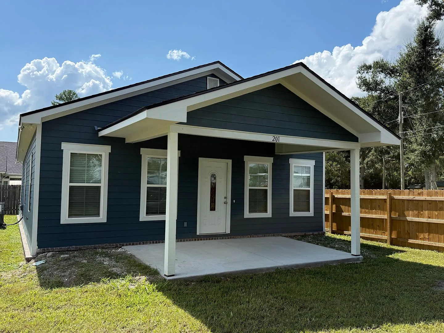 4 Bedroom 2 bath Home in Valdosta, GA — Photo 1