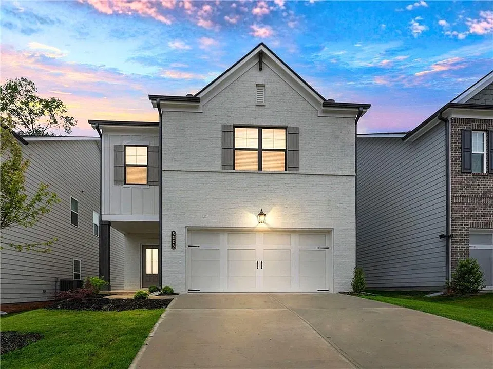 5325 Fox Hill Ln