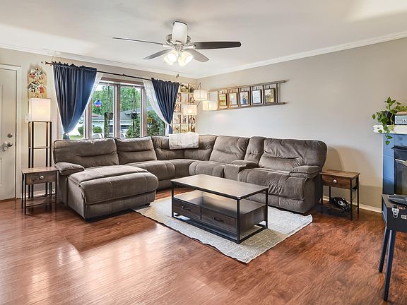 2nd image of 632 Spencer Pl