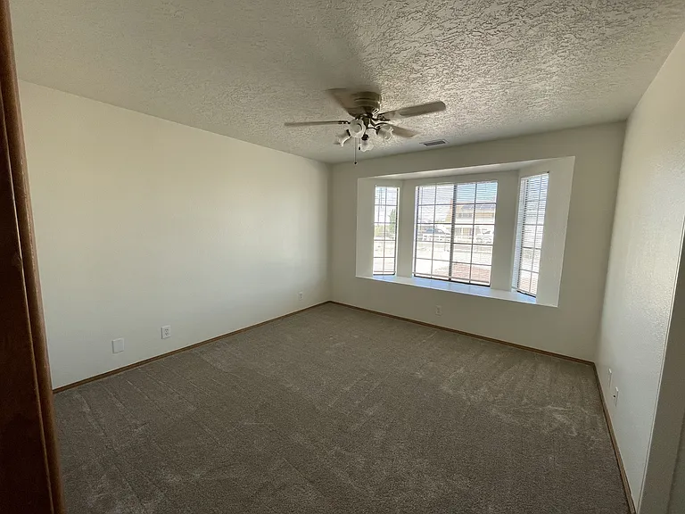 14625 Live Oak St — Photo 13