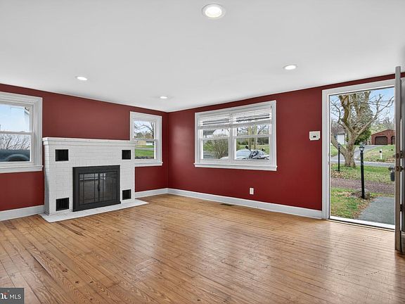 5th image of 1511 Buchert Rd