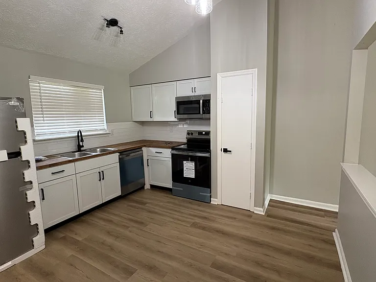 3805 Salmon Ct — Photo 5