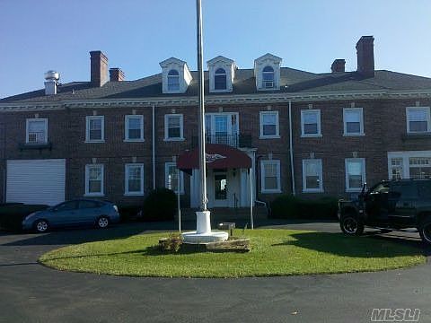 2nd image of 307 Little East Neck Rd S
