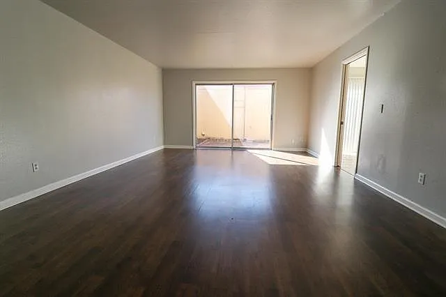 5725 Townhouse Ln — Photo 4