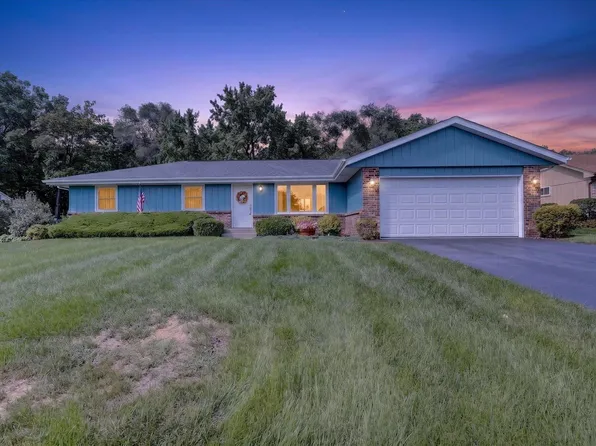 4604 Minns Dr, Machesney Park, IL 61115