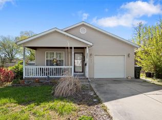 612 N 3rd St, Dupo, IL 62239