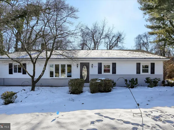 410 Jennifer Dr, New Cumberland, PA 17070