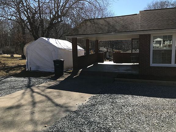 4th image of 125 Walton Dr