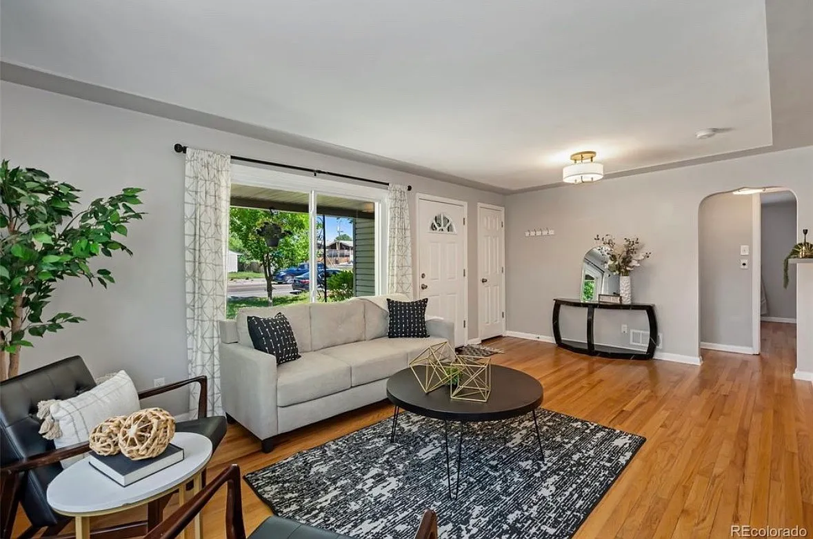 2410 Pierce St — Photo 4