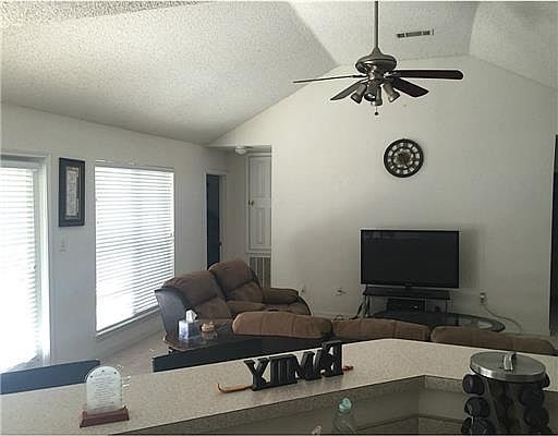 5th image of 10406 Steeplechase Dr