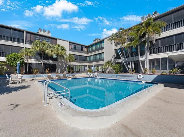 215 Valencia Blvd APT 205, Belleair Bluffs, FL 33770