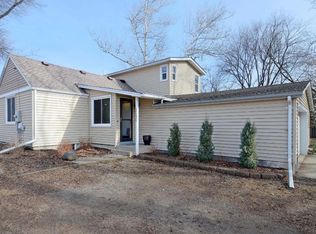 2510 Douglas Dr N, Golden Valley, MN 55422
