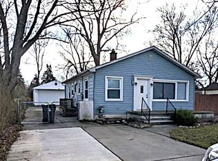 39214 Charbeneau St, Clinton Township, MI 48036