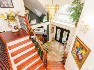 2 Kristen Ct, Matawan, NJ 07747