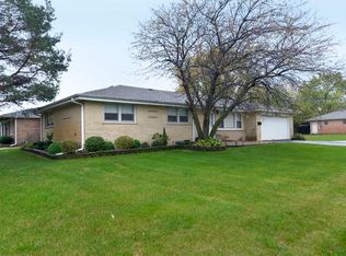 1200 S Douglas Ave, Arlington Heights, IL 60005