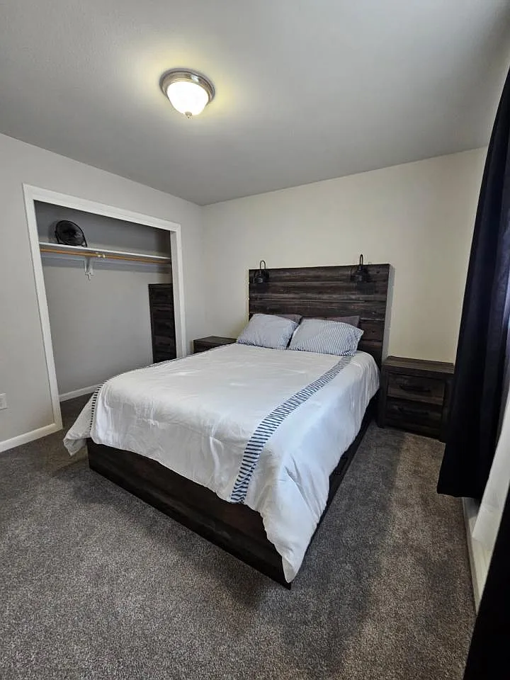 2 bed, 1.0 bath, $1,895 — Photo 4