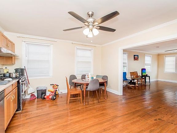 5th image of 4645-47 Dart St