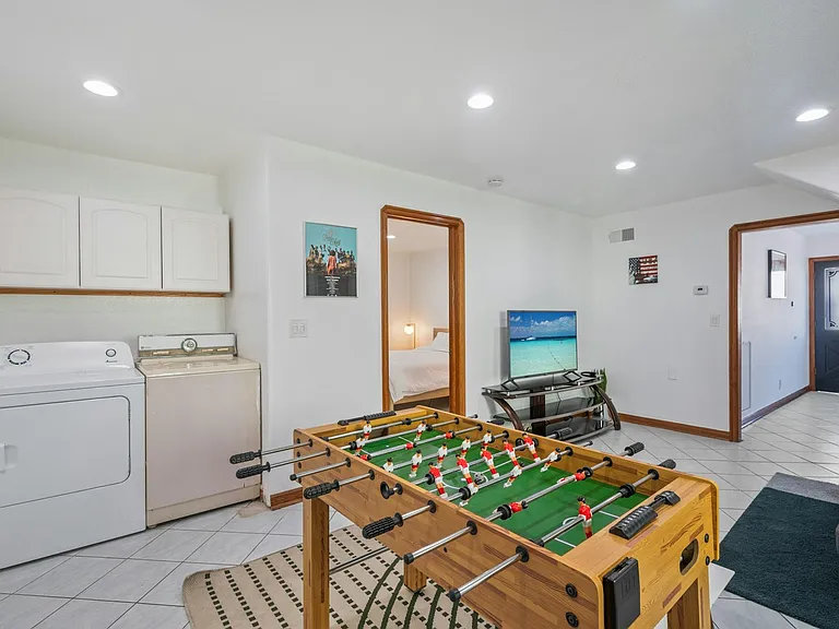 208 Marine Ave — Photo 17