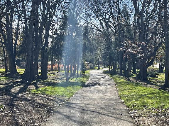 Pearl Street walking/bike path