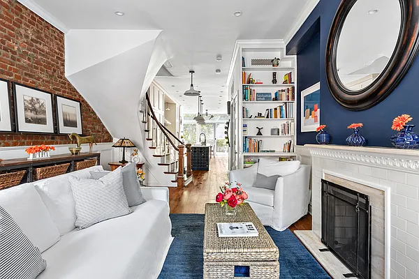 Sold by Compass | media 1