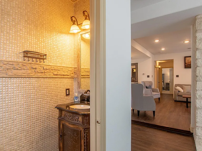 3631 Seguin Dr — Photo 12