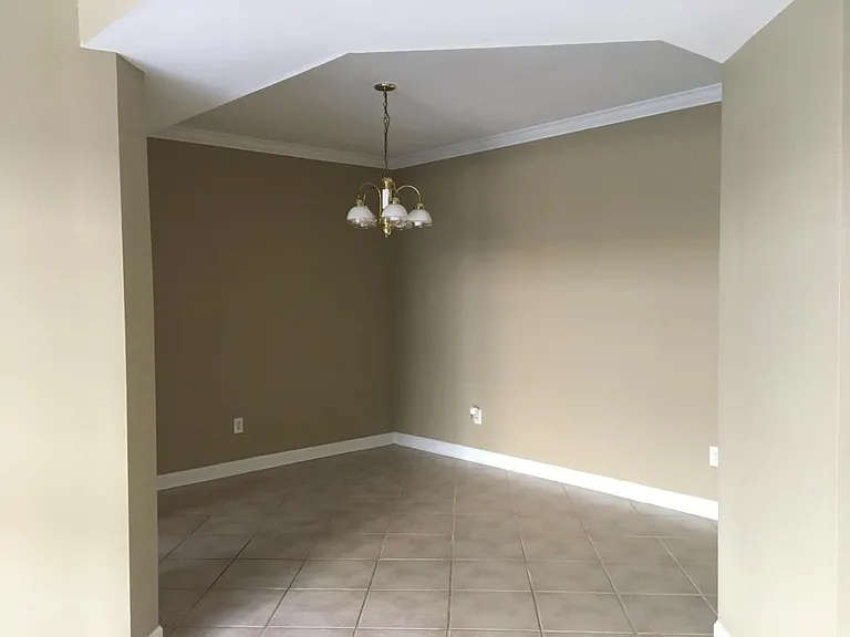 Dining room.