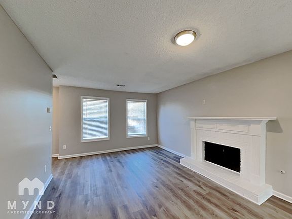 3rd image of 203 Peachtree Glen Dr