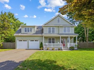 18 Orchard St, Tinton Falls, NJ 07724