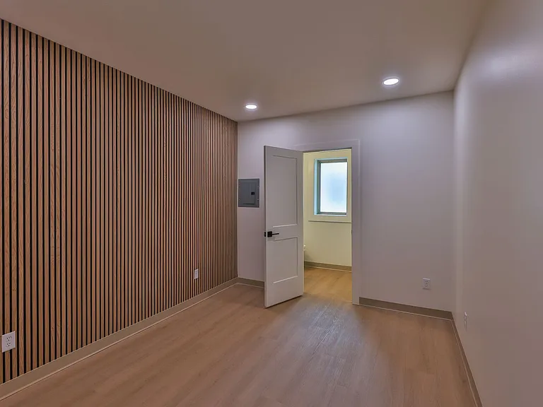 551 Elm St #17 — Photo 5