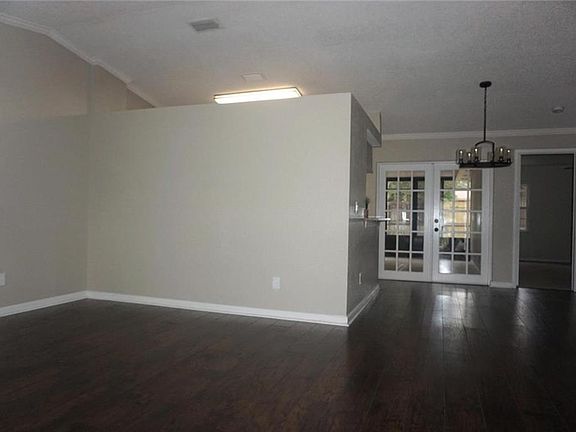 3rd image of 1503 Long Pond Dr