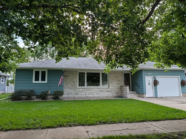 123 Tryon St NE, Titonka, IA 50480