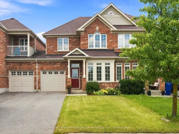 140 Laurendale Ave, Georgina, ON L4P 0C6