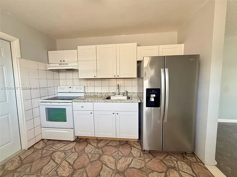 820 NW 4th Ave — Photo 7