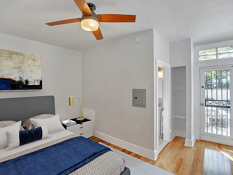 Spruce Street Apartments — Photo 8