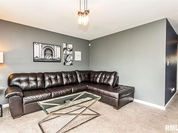 3rd image of 5827 N Andover Ct